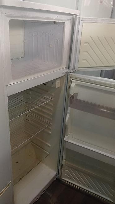 soyuducu satisi: İki kameralı məişət soyuducusu - Üst bölmədə dondurucu, alt bölmədə — 2