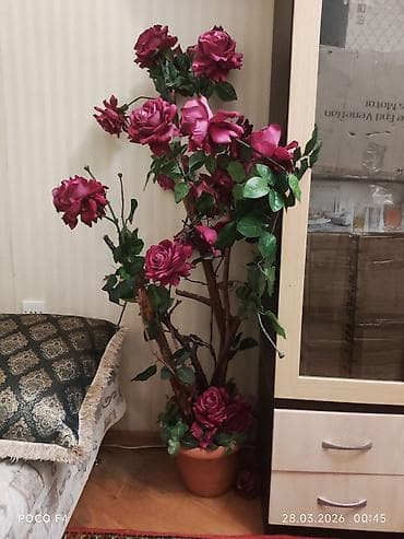 Böyük ölçülü dekorativ süni gül kompozisiyası - Tip