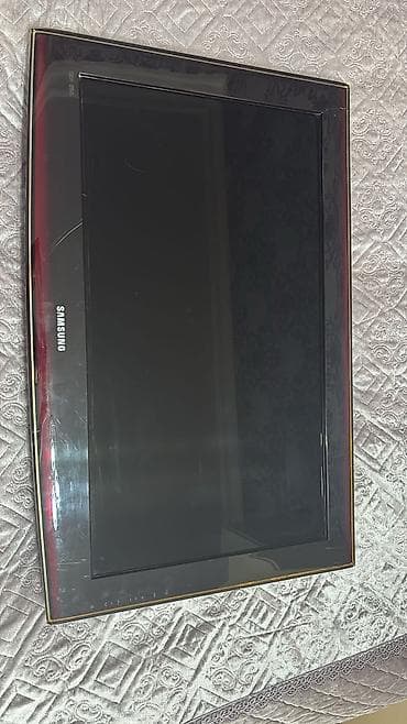 Телевизор Samsung LCD 24"