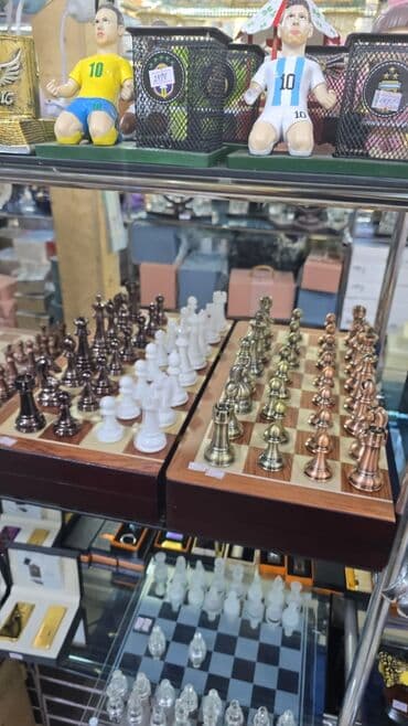 bayan aləti: Sahmatlar.muxtelif.
 yenidir.qiymetler ferqlıdir — 16