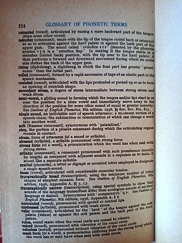 ingilisce: English pronouncing dictionary by Daniel Jones. 538 vərəq. Словарь — 4