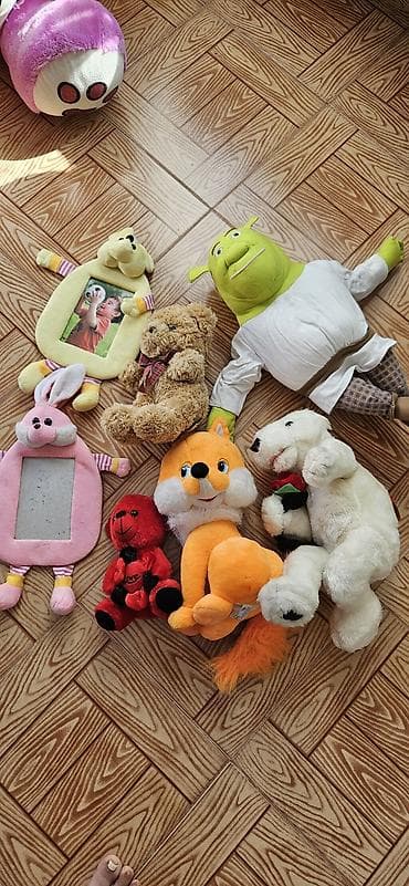 Hamısı birlikdə iyirmi manata Yumşaq oyuncaqlar dəsti Tərkib: -