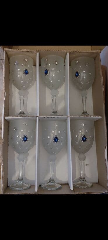 Qədəhlər, rəng - Ağ