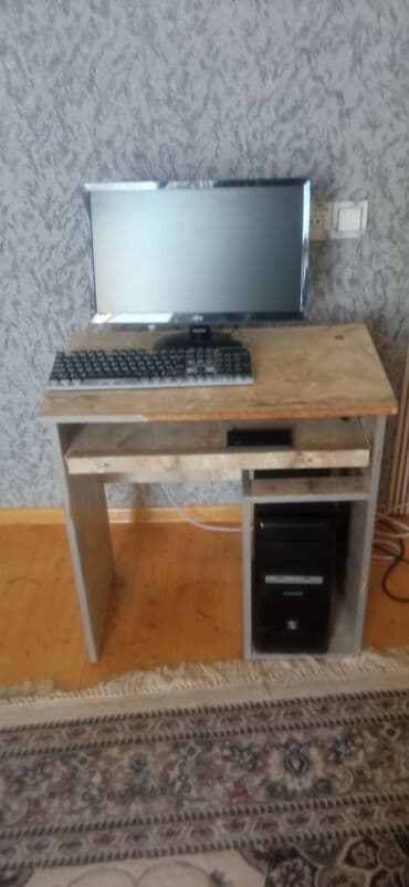 planşetlər: Ram:4 GB Yaddaş:256 GB İçində hər şey var ideal vəziyyədədir Windows — 1