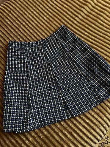 Xanım ətəyi – qısa, A-kəsim - Naxış: xırda dama/“houndstooth”