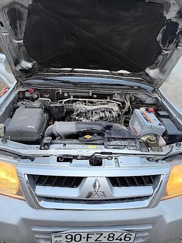 Mitsubishi Pajero (gümüşü rəng), 5 qapılı SUV Texniki və xarici