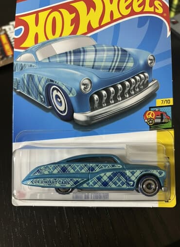 1 43 modelka: Hot Wheels 1:64 kolleksiya maşınları dəsti - Model 1: “HW Art Cars” — 1