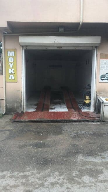 obyekt moyka satılır: Qara qarayev prospektine paralel olan kucede 2 bokslu 100 kv tam — 3