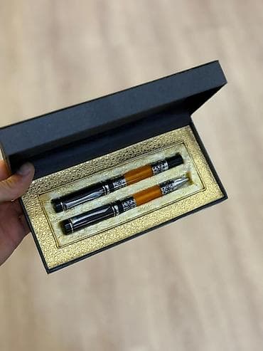 Hədiyyəlik qələm dəsti - Tərkib: 2 ədəd yazı aləti – 1 ədəd şar-ucu