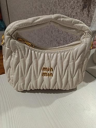 Ağ rəngli qadın çantası – quilted (şaquli dalğalı) naxışlı dizayn. -