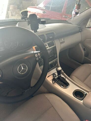 mercedes geyimleri: Mercedes-Benz C-Class: 2.3 l | 2005 il Sedan — 8