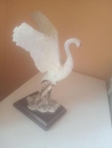 M. Kaveh “Swan” heykəlciyi – 1998 ilin əsəri qu quşudur dəyərindən — 7