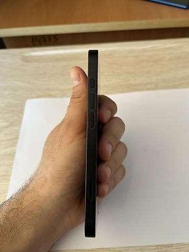 ipad a16 ikinci el: IPhone 16e, 128 GB, Qara — 6