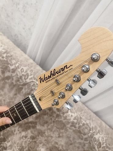 classic gitara: 1 ildir alinmisdir, usaq istifadə edə bilmədiyindən təcili satilir — 2