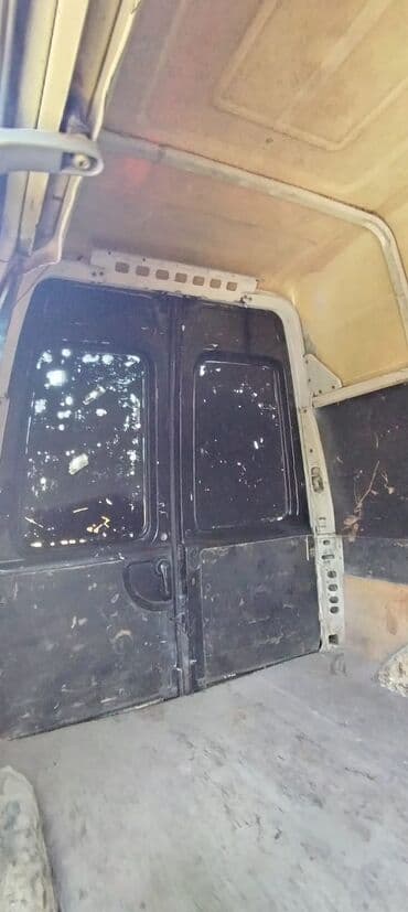 mercedes surətlər qutusu: Ford Transit: 2.5 l | 1999 il 8555607 km Van/Minivan — 17