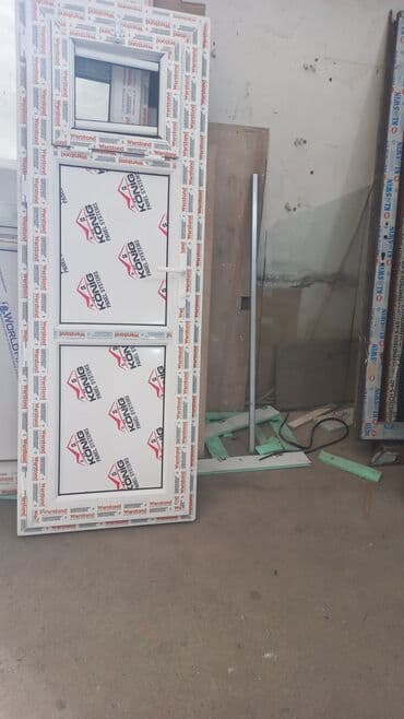 plastik qapi pencere avadanliqlari: Plastik Hamam Qapıları Karidor tərəfi MƏBƏL — 22