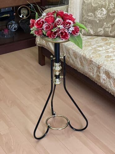 Təcili!Gül,telefon qoymaq üçün altlıq satılır.Hündürlüyü 80sm.Qiyməti lalafo.az -da Təcili!Gül,telefon qoymaq üçün altlıq satılır.Hündürlüyü 80sm.Qiyməti