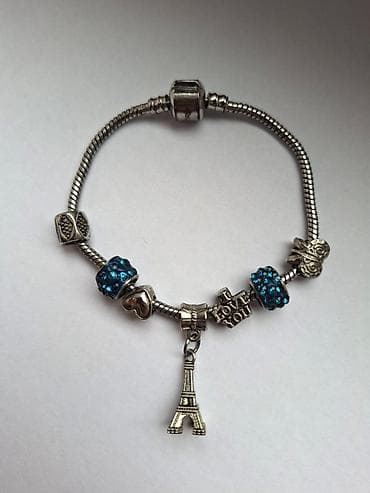 a class saatlar: Pandora üslubunda gümüşü rəngdə charm qolbaq. Uzunluğu: 24.5 sm — 2