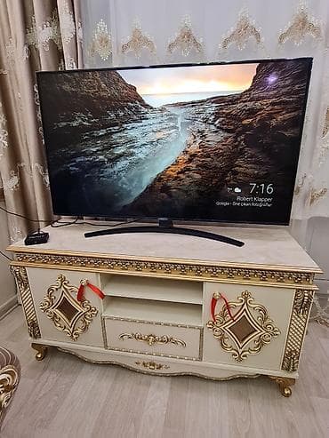 Düz TV altlığı, Polkalı