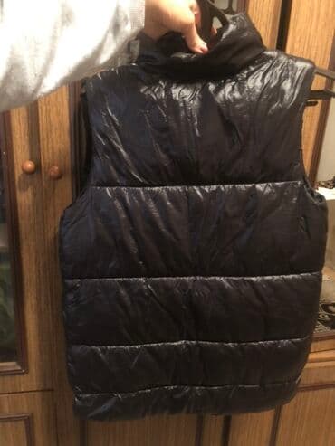 muhafize polisi formasi: Qara rəngli şişme /jilet - Parlaq səthli, yastıqlı şişme dizayn - — 5