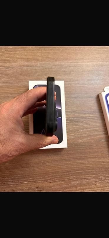 mackbook pro: IPhone 16 Pro — 7