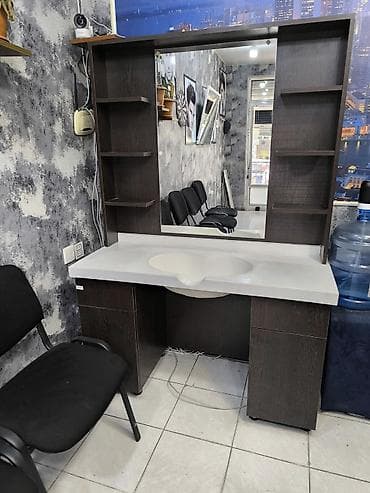 Bərbər/salon üçün iş stolu və güzgü modulu - Tünd ağac rəngli karkas