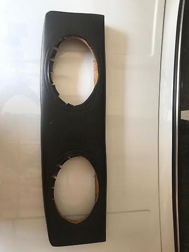 Avtomobil üçün arxa qapı/raf üçün 2 dinamik yuvalı panel. - Material at lalafo.az Avtomobil üçün arxa qapı/raf üçün 2 dinamik yuvalı panel. - Material