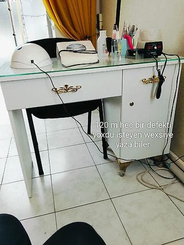 Düz masa, Siyirməli, Polkalı, Şüşə, Kredit yoxdur