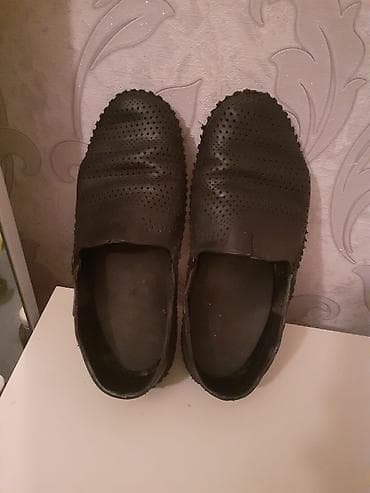 ayaqabı kişi: Gencede satilir tebbi deri mokasin defekti var birinin daban hisesinde — 3