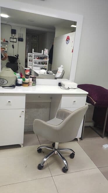 qaş stolu: Gözəllik salonu üçün tam təchizatlı manikür-makiyaj iş guşəsi və mebel — 1