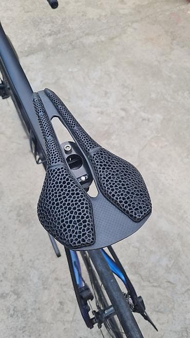 gravel velosiped: Pinarello yol velosipedi – karbon çərçivə və aero dizayn — 6