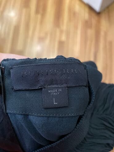 коктейльные платья в баку: Burberry mağazasından 1200 azn alınıb. 100 azn satıram. Əyinə çox — 3