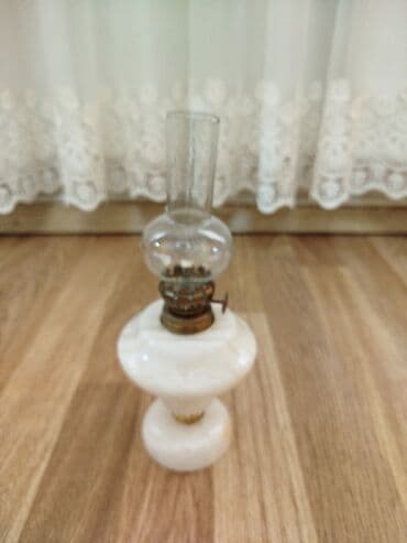 назови соответствующие отрезки на фонарном столбе: Mərmər gövdəli klassik kerosin lampası - Material: Ağ/narinci — 1