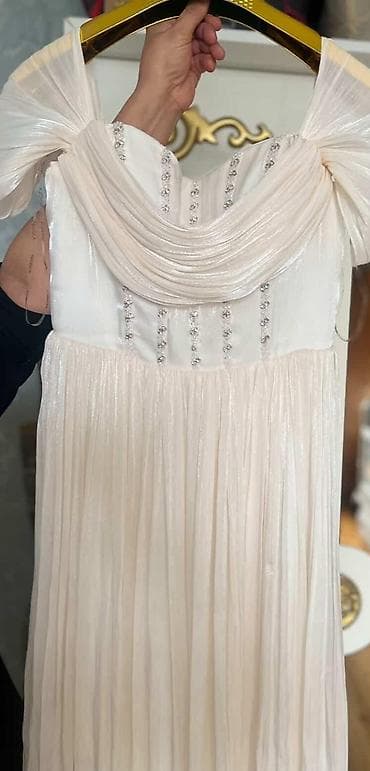 Zərif ziyafət donu – ağımtıl “ivory” rəngdə, yüngül parıltılı şifon — 1