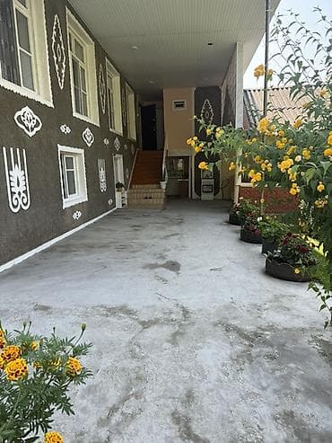 saray heyet ev type 1: Oğuz rayonunda🌷 - Mərkəzdə dağın yanında 3 otaqlı şəraitli təmirli ev — 1