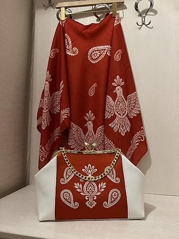 Çantalar: 30 azn Qırmızı-ağ etnik naxışlı qadın dəstı – çanta və şərf - Dəst: 1 — 1