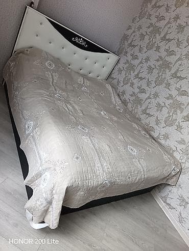 Çarpayı – ikinəfərlik - Ölçü: təxmini 160x200 sm (şəkillərə əsasən — 2