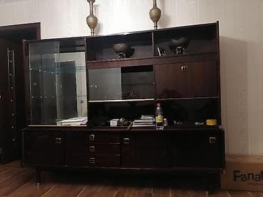 Qapalı dolab vitrini