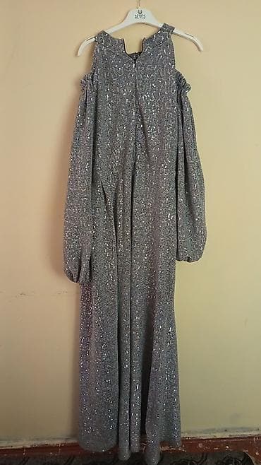 Женская одежда: 42 razmer 44 dede geder Gümüşü rəngli, payetlərlə tam örtülü uzun — 4