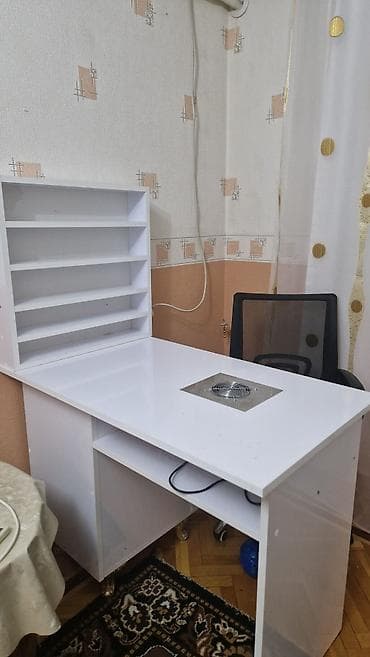 Düz masa, Siyirməli, Polkalı, Parlaq laminat