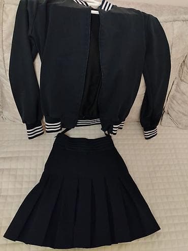 mekteb çantaları instagram: Məktəbli etek jaket satılır. Endirim etmək olar. dest 25 azn — 1