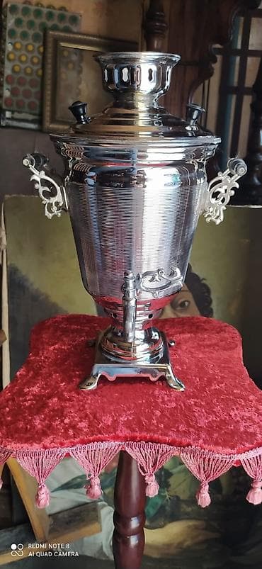 Məhsul: Samovar (kömür/odunla işləyən klassik model) Təsvir: - Parlaq