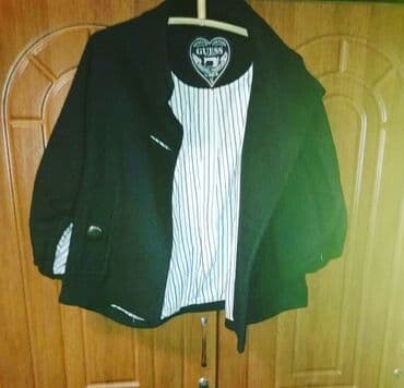 Куртка /пальто укорочено бренд guess размер м идет на л тоже одела