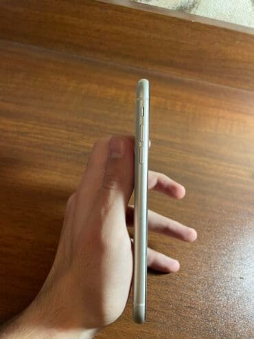 iphone 9s: IPhone 11, Gümüşü, Face ID — 3