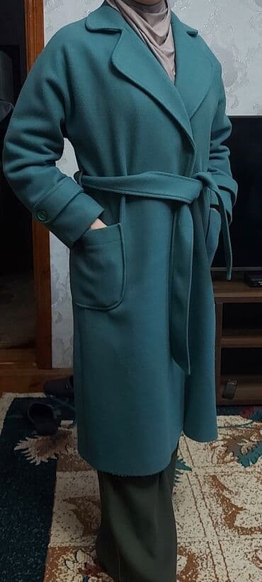 muhafize geyimi: Qadın üçün palto – yaşıl-mavi (türkuaz) rəng - Kəsim: Klassik düz — 1