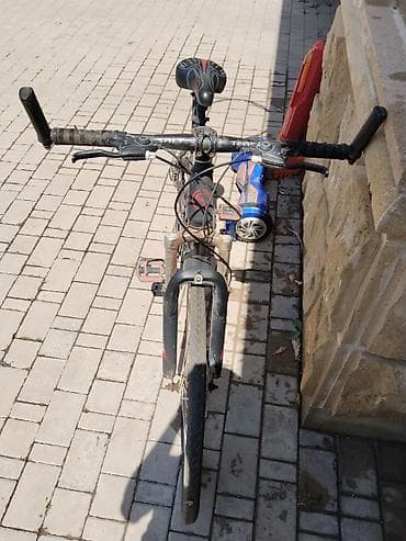 Tecili satilir ustunde pas izleri var skorosu isleyir temire ehtiyaci