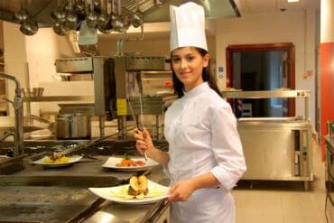 həkim koməkcisi vakansiya: Требуется помощник повара. Кандидаты живущие в районе Ясамал, пишите в — 1