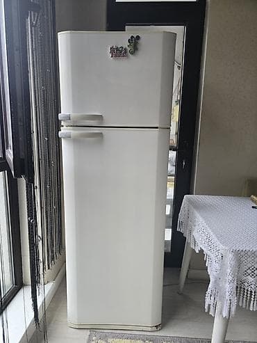 mikrafonlarin satisi: İki qapılı soyuducu (yuxarıda dondurucu) Xüsusiyyətlər: - Klassik ağ — 1