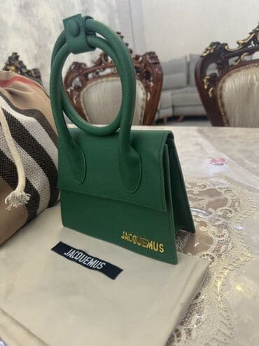 krasofka qiz ucun: 220❌170✅Jacquemus brendi tərəfindən istehsal olunan bu yaşıl qadın əl — 1
