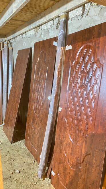 işlənmiş otaq qapıları: Taxta otaq qapisidi tezedi 5 denedi her biri 120 azn — 4